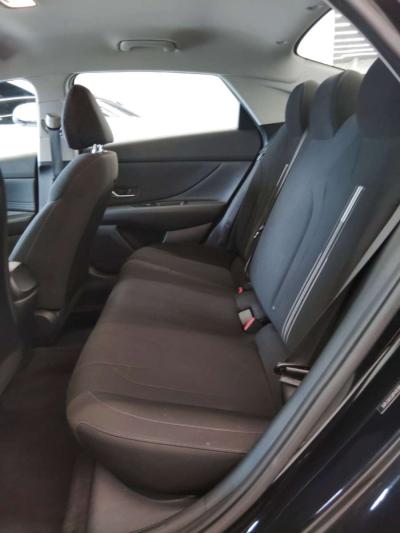 2023 Hyundai Elantra SEL - Thumbnail 5