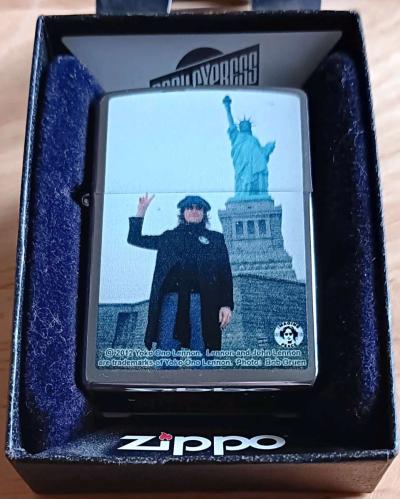 JOHN LENNON RARE 2013 ZIPPO LIGHTE STATUE LIBERTY MINT BOX - Thumbnail 3
