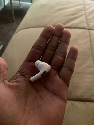 selling air pod gen - Thumbnail 4