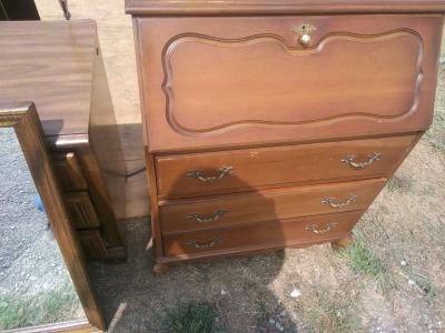 Mayagony Desk Antique has the key - Thumbnail 2