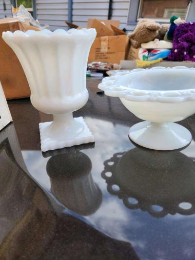 vantage white milk glass at least 50 years old - Stockton, California