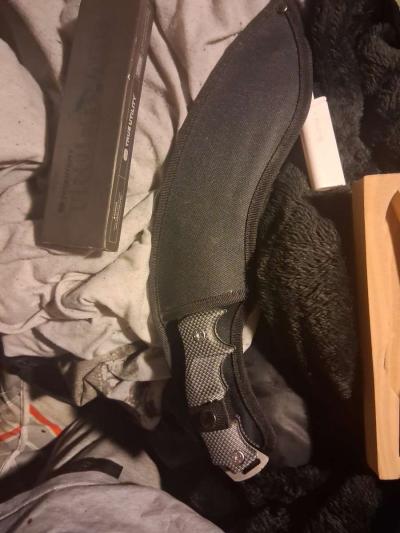 assorted variety of knives 70bucksfor all OBO will negotiate - Thumbnail 4