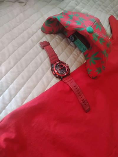 clothes red - Thumbnail 2