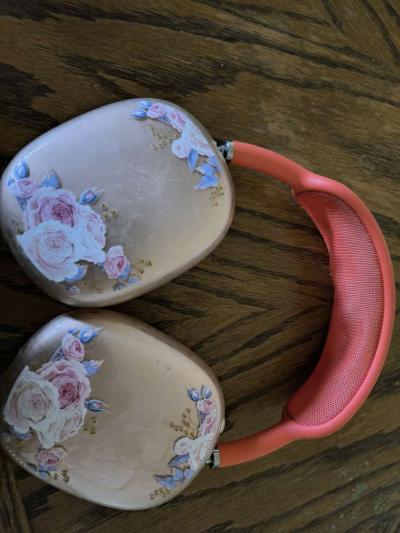 apple airpod Max pink with covers - Thumbnail 2