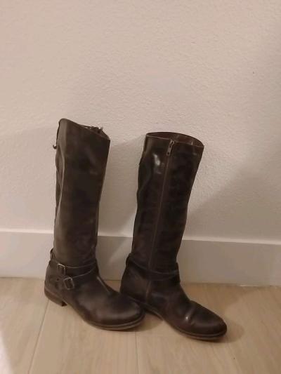 hinge Brown Leather boots sz8 - Thumbnail 2