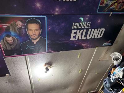 These are big panels signed by the actress or voice actor - Thumbnail 5