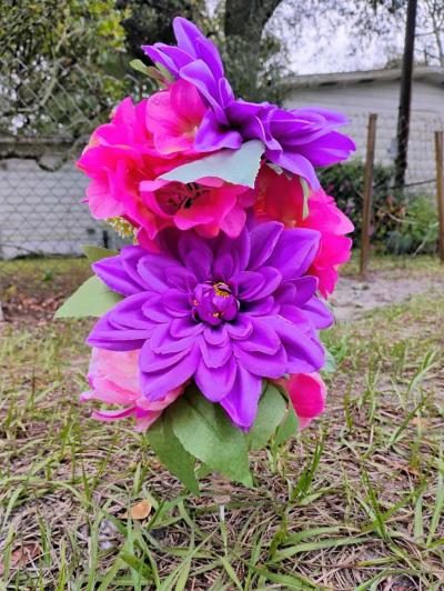 graveside flowers for loved ones - Thumbnail 4