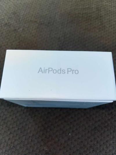 apple AirPods Pro gen 2 with active noise cancellation - Thumbnail 2