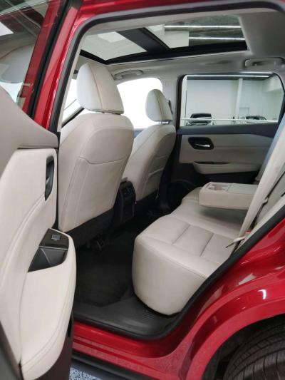 2023 Nissan Rogue SL - Thumbnail 3