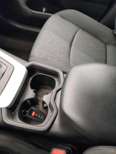 2021 Toyota RAV4 XLE - Thumbnail 4