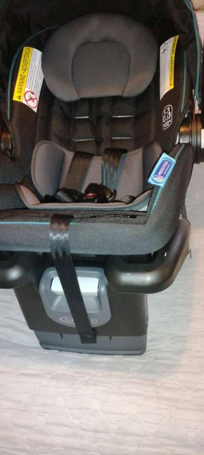 Carseat with Base - Thumbnail 3