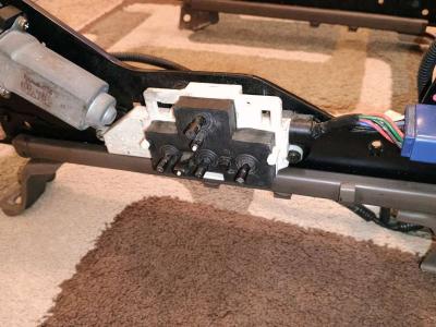 4 runner seat track passenger side - Thumbnail 2