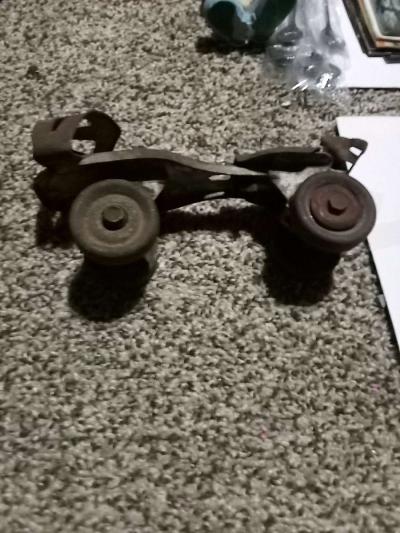 antique metal rolling skates - Thumbnail 4