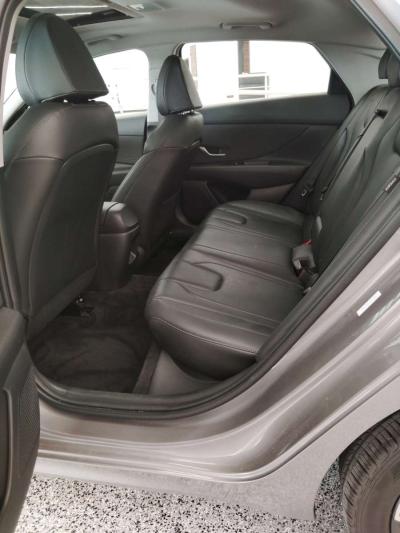 2024 Hyundai Elantra Limited - Thumbnail 5