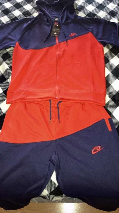 Nike techs 60 for the whole set and polo - Thumbnail 5