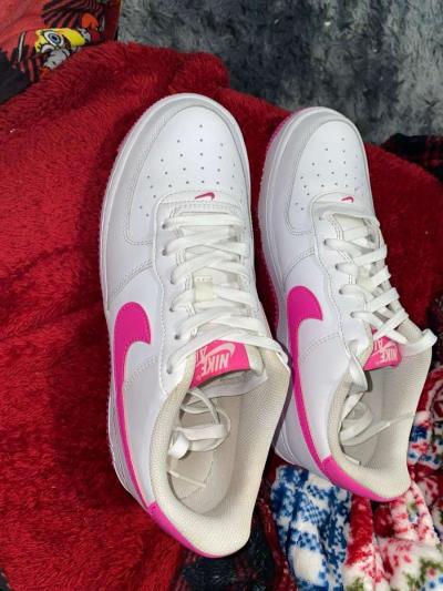 Pink And White Nike - Thumbnail 6