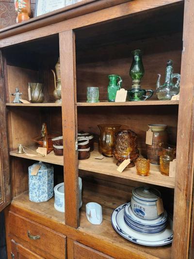 beautiful vintage cabinet or cupboard - Thumbnail 5