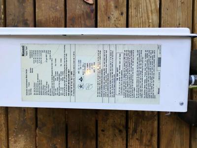 Rinnai propane instantaneous tankless hot water heater - Thumbnail 2