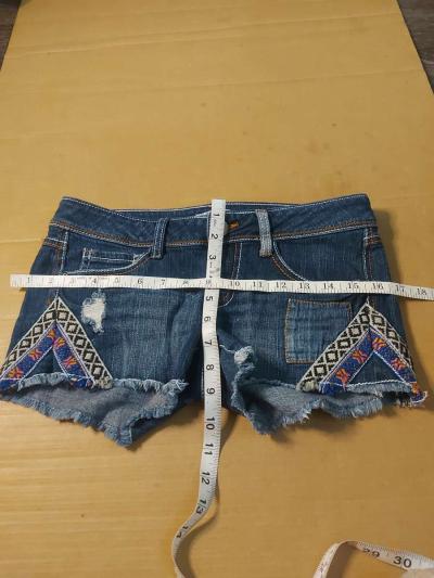 Mudd Jeans Aztec Distressed  Denim Shorts Size 3 - Thumbnail 3