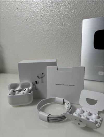 AirPods Pro  2nd Generation like new - Thumbnail 2