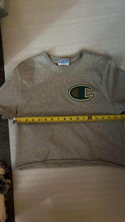 Champion Cropped Rolled Hem Tee Size Small - Thumbnail 3