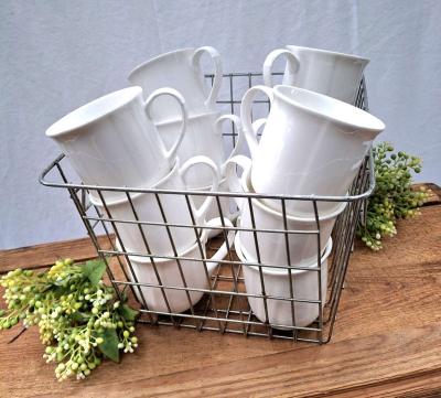 Diner mugs in vintage basket - Thumbnail 6