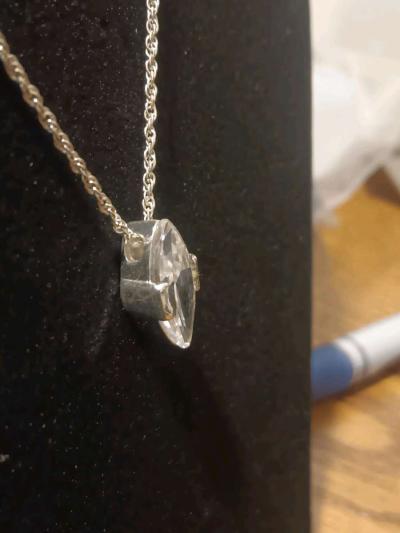 Elegant DiamondShaped Pendant Necklace - Thumbnail 2