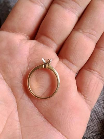 Aquamarine 14k Gold Ring size 7 for women  Sold as is - Thumbnail 4