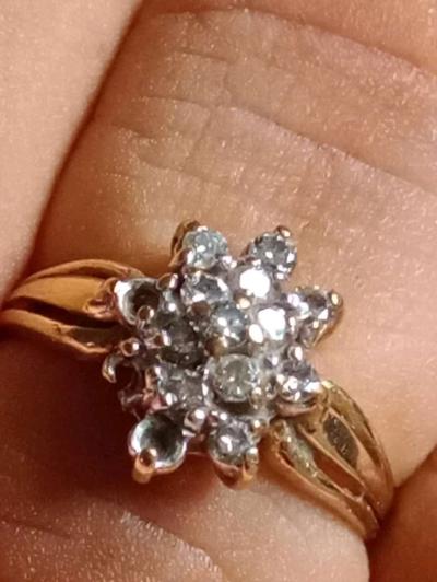 Vintage 10k Yellow Gold cluster Diamond Ring - Thumbnail 3