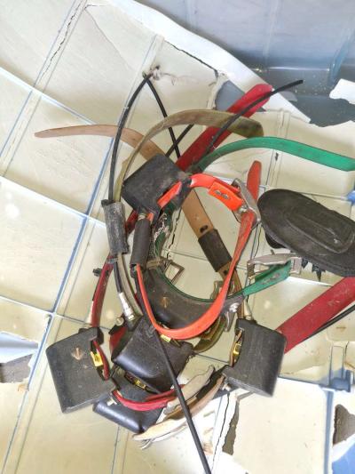 HUGE GARAGE SALE - Thumbnail 4