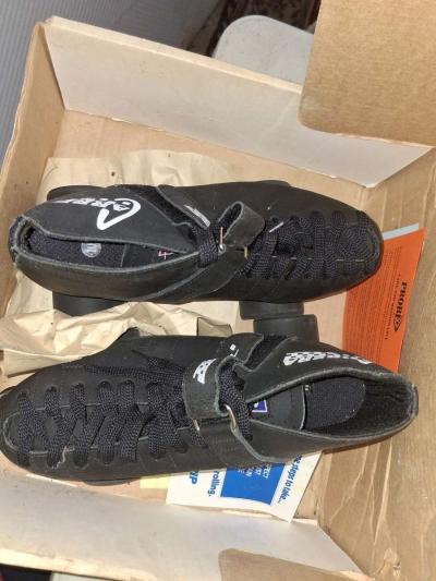 HUGE GARAGE SALE - Thumbnail 3