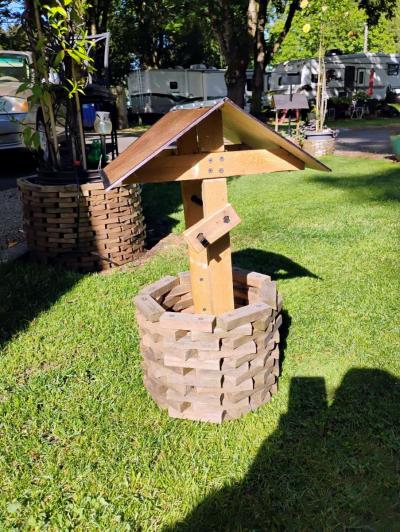 wishing well flower pot yard deco hand crafted - Thumbnail 5