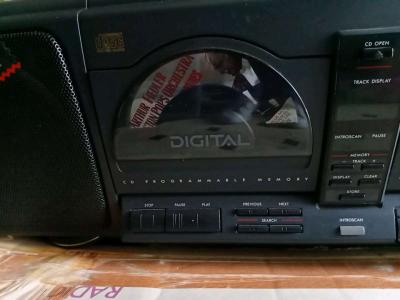 NEW IN BOX BOOMBOX AMFM RADIO CD RECORDER AZ8100 - Thumbnail 3