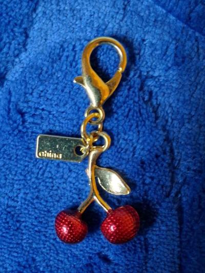COACH MINI RED CHERRY GOLD TONE BAG CHARM  KEYCHAIN - Thumbnail 5