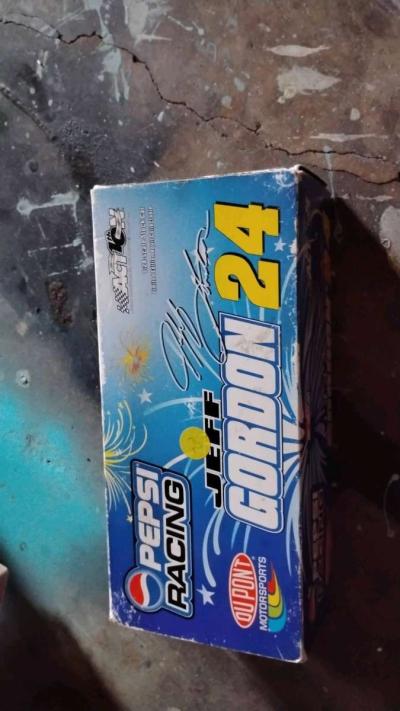 die cast cars still in the boxes collectors editJeff Gordon - Thumbnail 2