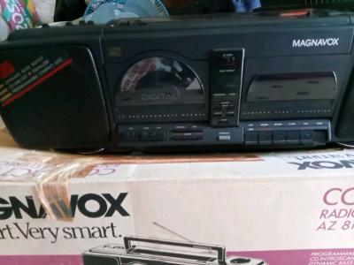 NEW IN BOX BOOMBOX AMFM RADIO CD RECORDER AZ8100 - Thumbnail 2