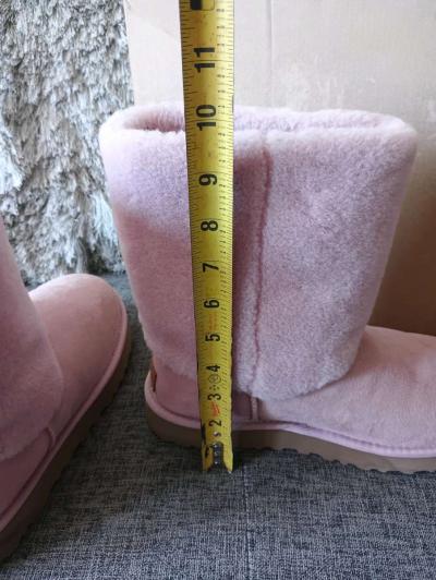 UGG Classic Short II Sherpa Cuff Suede Boot size 8 for women - Thumbnail 6