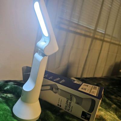 rechargeable folding flashlighg - Thumbnail 3