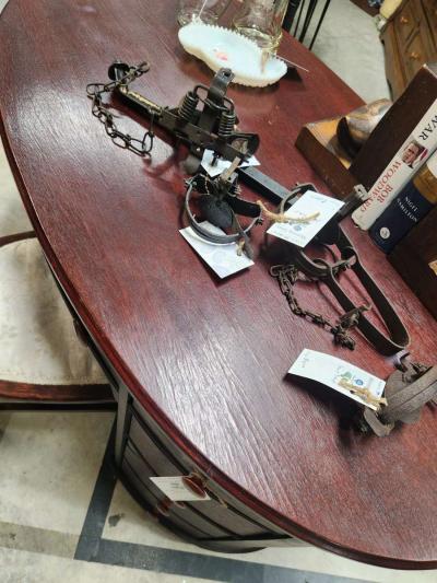 unique Oval Shaped Desk Chair Set Vanity Or Entryway Table - Thumbnail 4