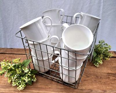 Diner mugs in vintage basket - Thumbnail 3