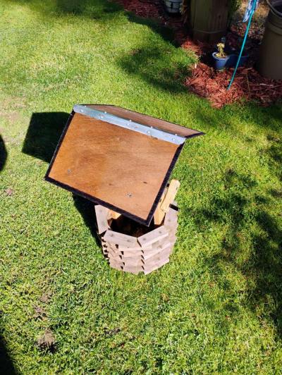 wishing well flower pot yard deco hand crafted - Thumbnail 3