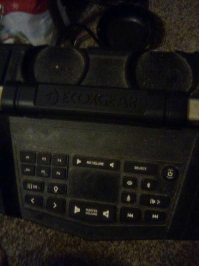 ecoxgear Bluetooth and it comes with a plug - Mount Gilead, Ohio