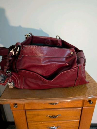 Elegant Burgundy Leather Handbag - Thumbnail 3