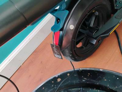 electric scooter - Thumbnail 3