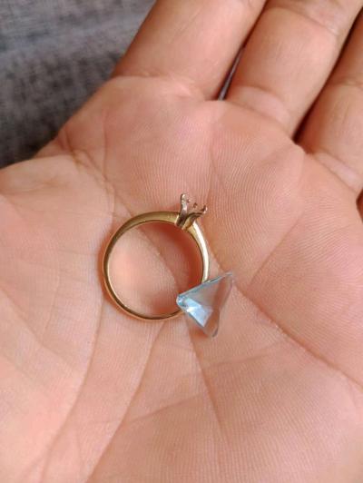 Aquamarine 14k Gold Ring size 7 for women  Sold as is - Thumbnail 6