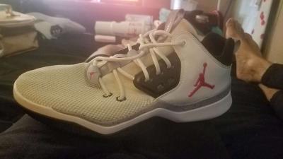 jordans sneakers - Thumbnail 3