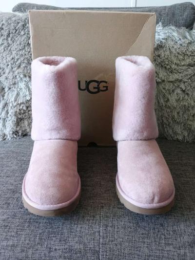 UGG Classic Short II Sherpa Cuff Suede Boot size 8 for women - Thumbnail 2
