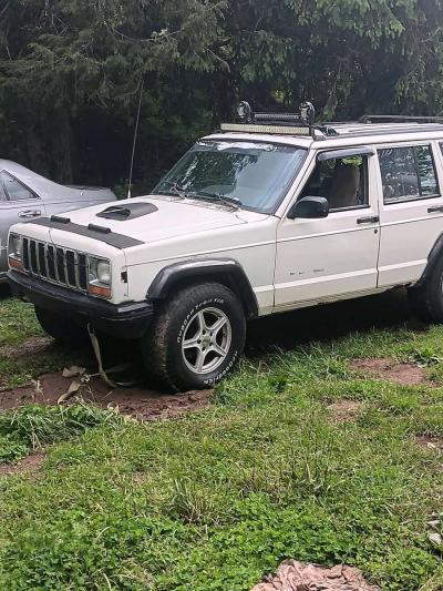87 Jeep Cherokee - Thumbnail 5