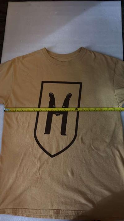 Harry Potter and the Cursed Child Hufflepuff TShirt Size M - Thumbnail 3