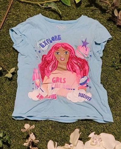 Blue Girls Explore graphic tee